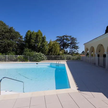 Adorable 2p Avec Piscine Apartmán